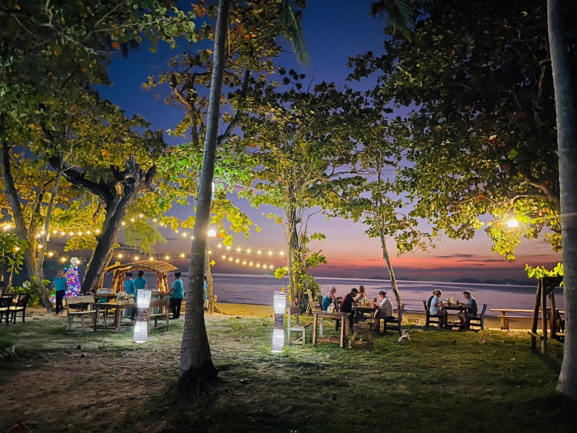 Koh Jum Delight Beach Екстериор снимка